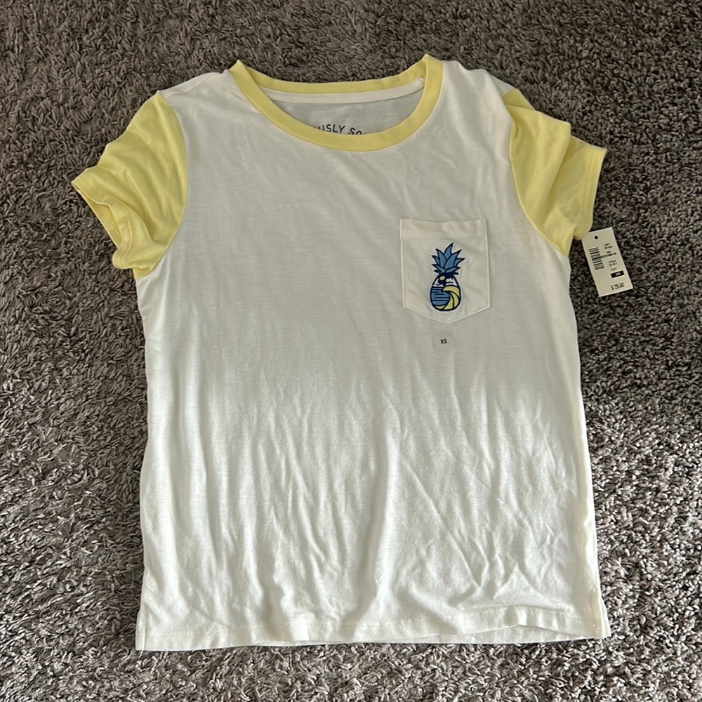 BNWT Seriously soft tee. White with yellow sleeves. Size XS.